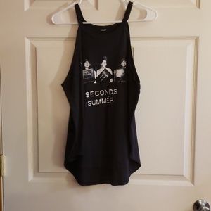 5 seconds of summer tank